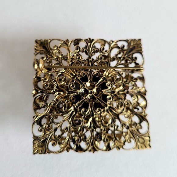Vintage Czech square gold tone filigree brooch with brown central piece. - Picture 5 of 6